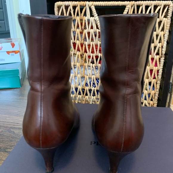 Pair of brown, size 8 Prada boots - Picture 3 of 6